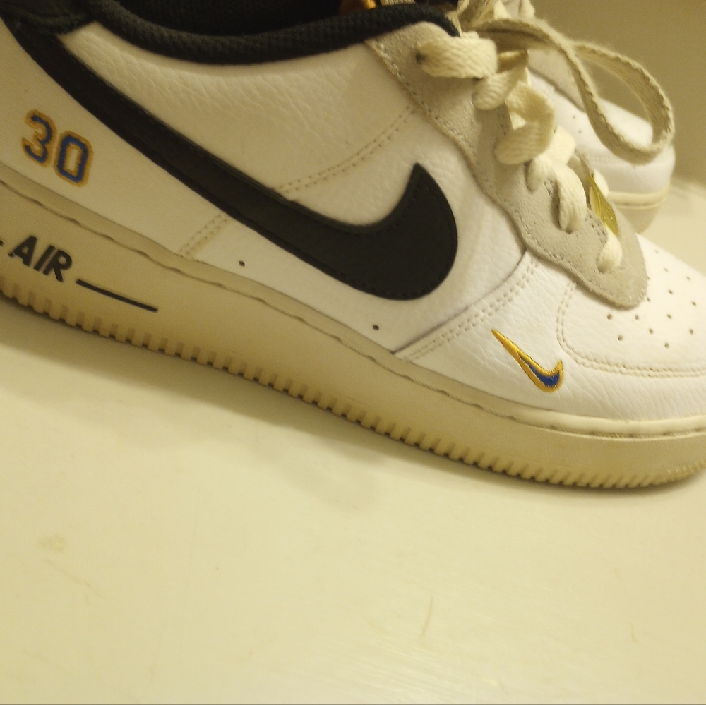 Nike Ken Griffey Jr. Air Force One '07 LV8 Jr & Sr. Youth Sneakers - Picture 4 of 15